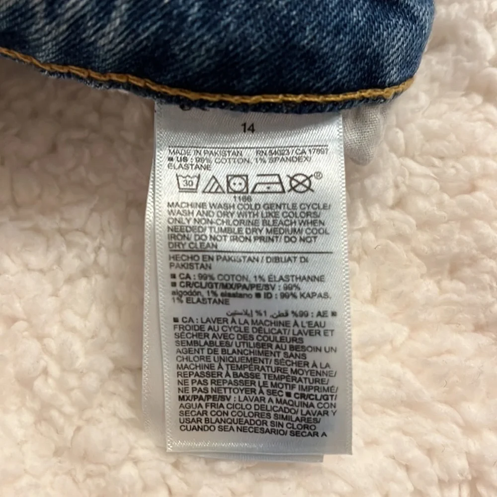 Old Navy size 14 high-rise Jean shorts - Picture 7 of 7